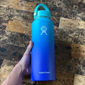GENTLY USED Hydro Flask 40oz - Hawaii Limited ed